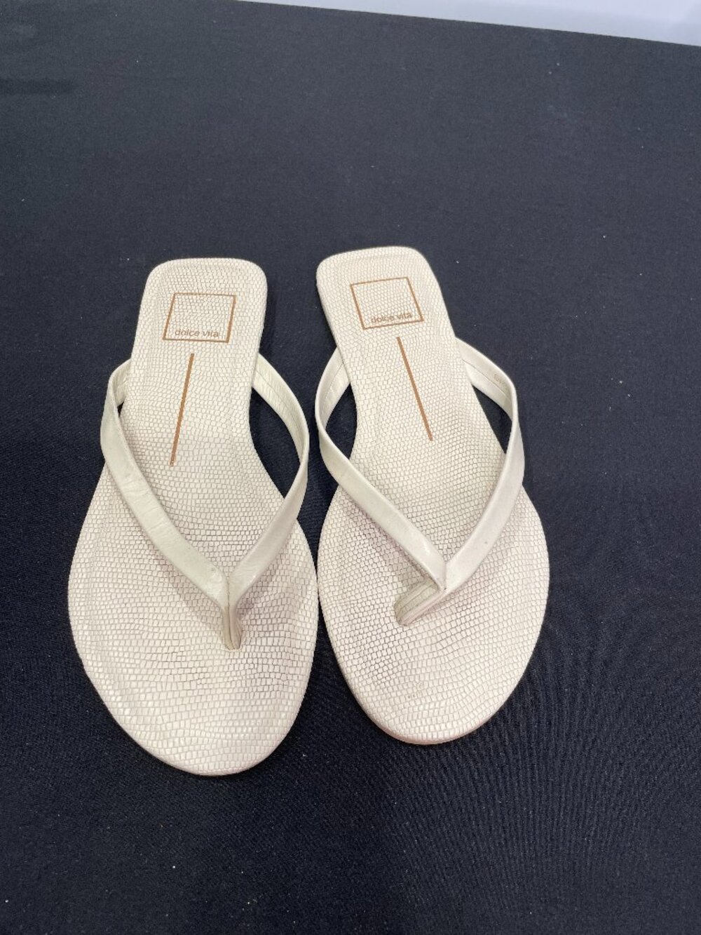 Dolce Vita Cream Textured Flip Flop Sandals